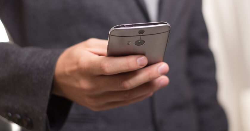Pozor na podvodné SMS. Napadají mobilní bankovnictví