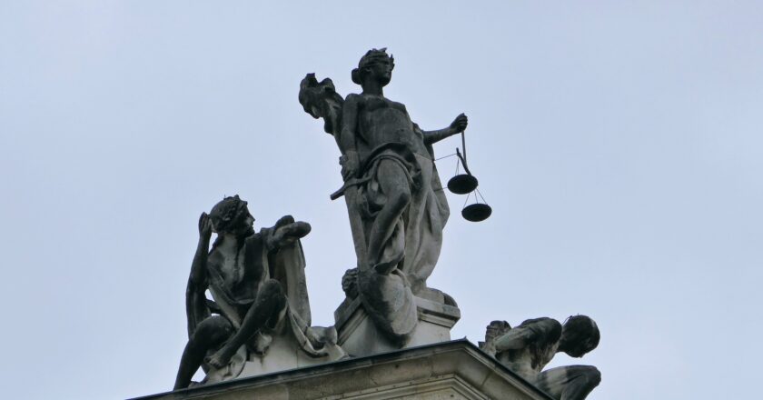 Advokáti si stěžují na absurdní konstrukce trestných činů