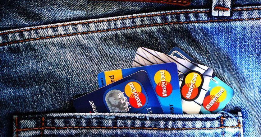 Výhodnější nákupy: při platbě kartou je lze rozložit do splátek