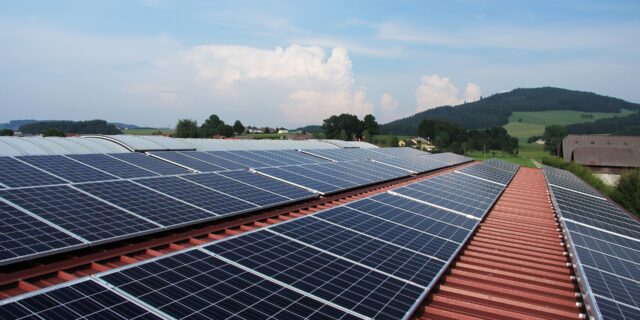 Trendy: Lepší fotovoltaické panely i virtuální baterie, nižší ceny