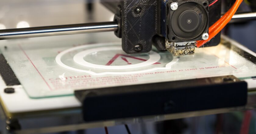 3D tisk dobývá průmysl, firmy si běžně tisknou náhradní díly