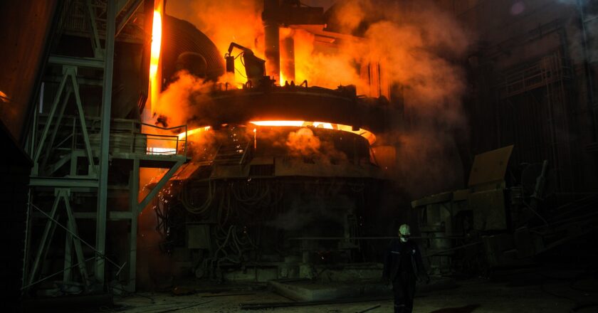 Ostravské průmyslové podniky se přizpůsobují horku, je víc pauz