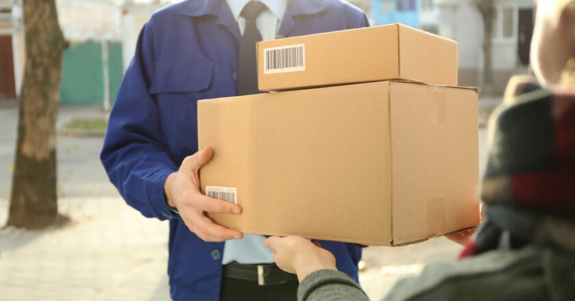 Poslat balík podle váhy nebo rozměrů? Stoupá obliba vážení zásilek