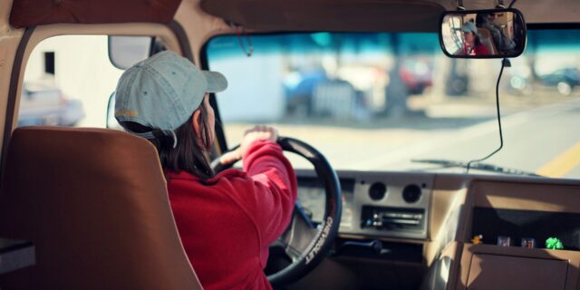 Pětinu dopravních nehod způsobuje únava, přesto ji řidiči podceňují