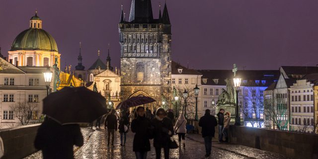 Počet obyvatel hlavního města neustále roste, Pražanů loni za devět měsíců přibylo 7393