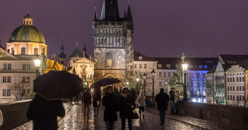 Počet obyvatel hlavního města neustále roste, Pražanů loni za devět měsíců přibylo 7393