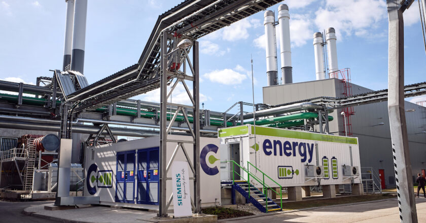 C-Energy Planá uvádí do provozu největší bateriové úložiště v ČR