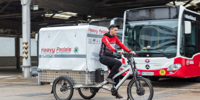 Ve Vídni testuje dopravní podnik rozvoz potravin z garáží na kolech