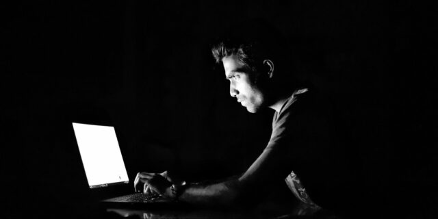 PORADNA: Pravidla bezpečného online chování