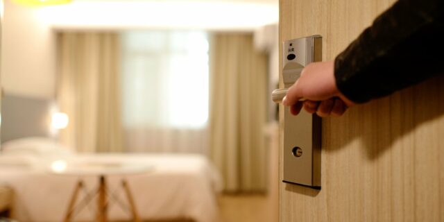 Analýza CBRE: Hotelový trh je těžce zkoušen pandemií. Jaké jsou jeho vyhlídky?