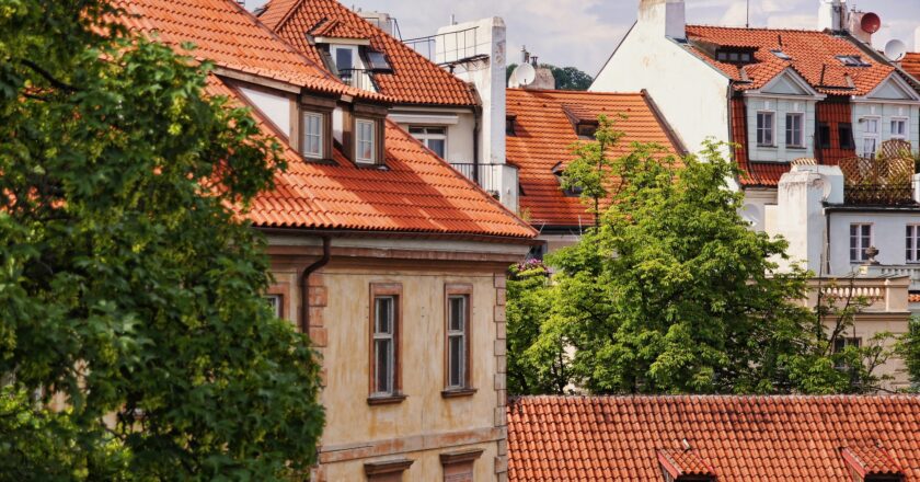 Nové byty se v Praze staví v bytových domech, v krajích dominuje výstavba rodinných domů