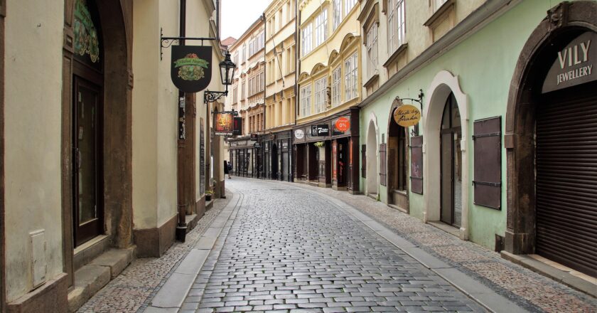 Náklady na život jsou v Praze kvůli drahému bydlení nejvyšší z měst střední a východní Evropy