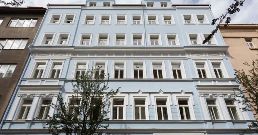 Snížená nabídka novostaveb v centru Prahy zvyšuje zájem o zrekonstruované byty