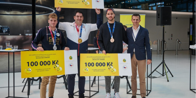 Sazka darovala skrze olympijské medailisty 300 000 korun na dětský sport