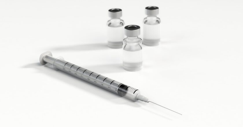 Zrušte vyhlášku o povinném očkování, žádají senátoři ÚS