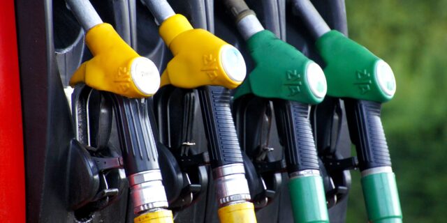 Komentář: Pár poznámek ke spotřební dani na pohonné hmoty