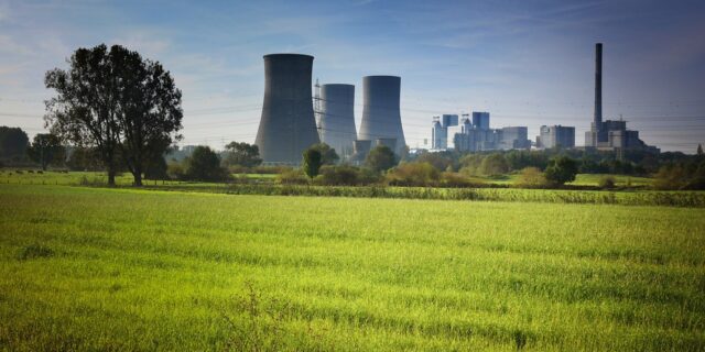 Schmarcz: Proč musíme stavět nové jaderné elektrárny za jakoukoli cenu?