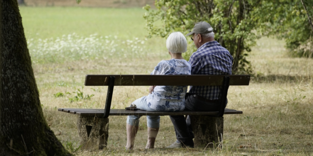 Poradna: Odejít do starobního důchodu letos nebo až v roce 2024? Správné načasování je klíčové
