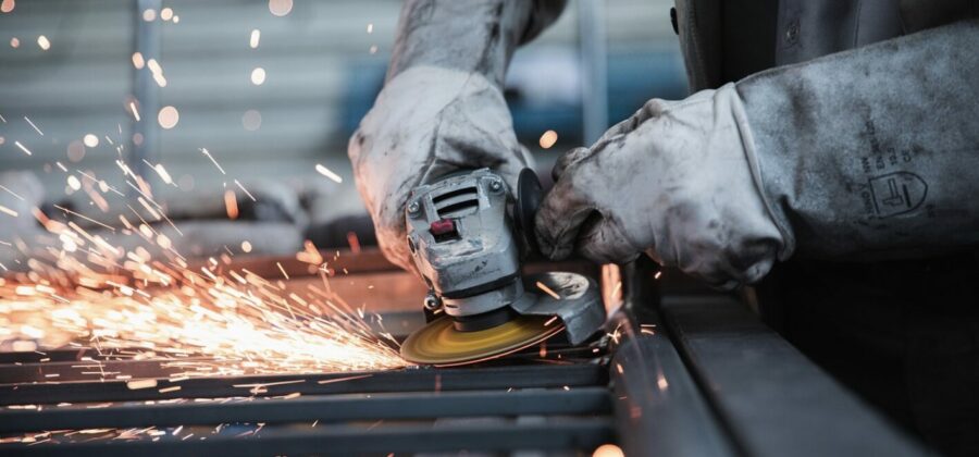 Komentář k průzkumu Manufacturing PMI ve zpracovatelském průmyslu v ČR