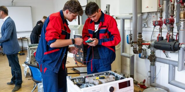 Zájem o studium elektro oborů roste. Školy nestíhají uspokojit poptávku