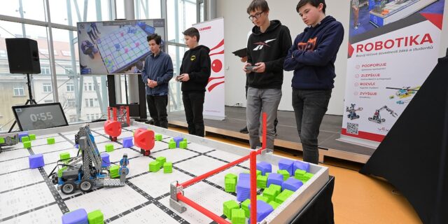 Nový ročník robotické soutěže VEX otevírá dveře do světa: Nenechte si ujít příležitost