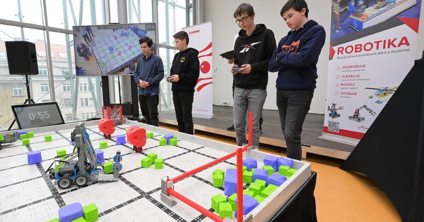 Nový ročník robotické soutěže VEX otevírá dveře do světa: Nenechte si ujít příležitost