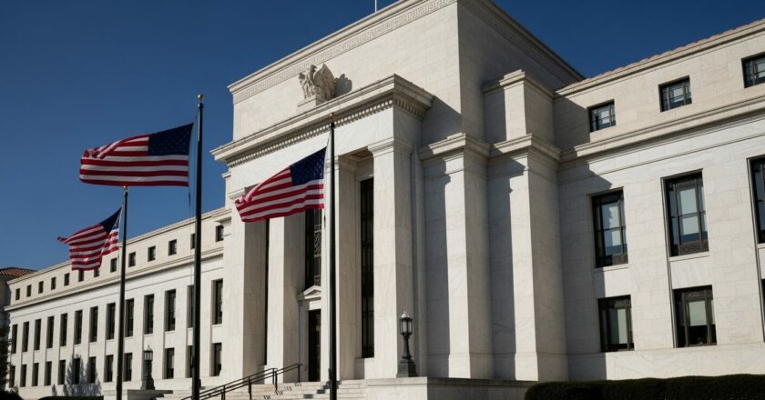 Snížení úrokových sazeb na dosah? Američtí investoři čekají na tah Fedu