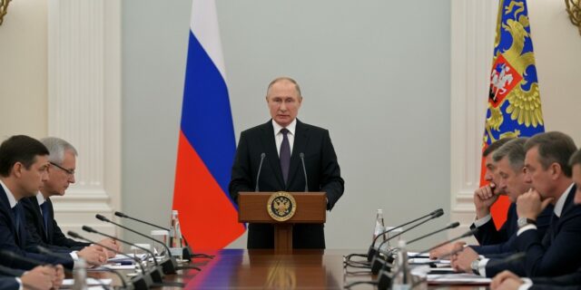 Putin sahá lidem do kapes: Rusové mají zaplatit za válku