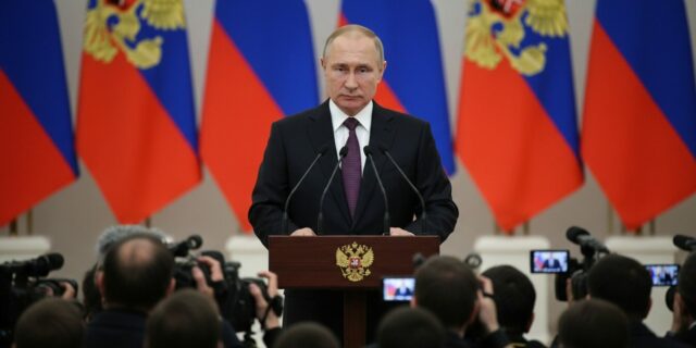 Putin hrozí odvetou za „krádež