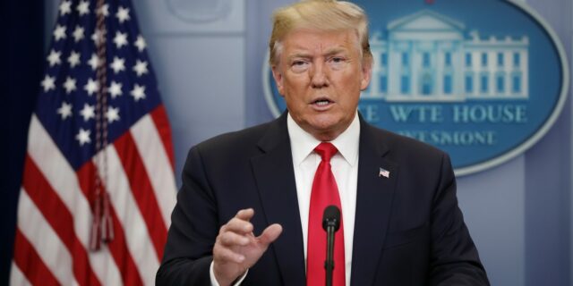 Trump zastavuje migraci ze třetího světa. Co to znamená pro americký systém?