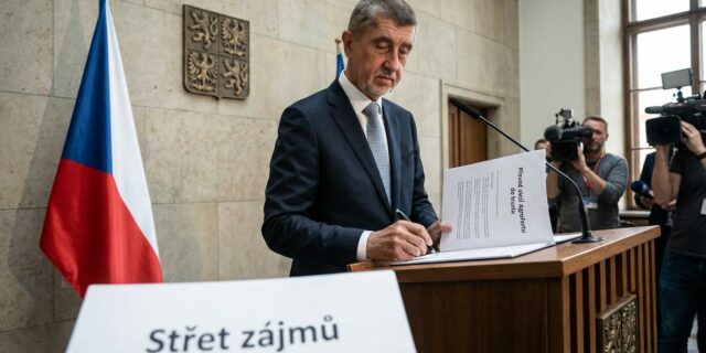Babiš a střet zájmů: Polovina Čechů věří, že problém je vyřešen