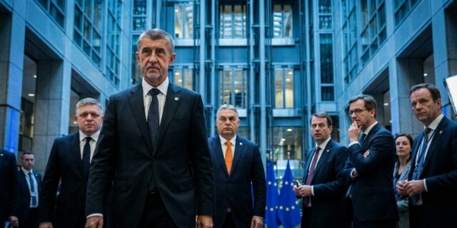 Babiš se vrací do Bruselu. A s ním i starosti
