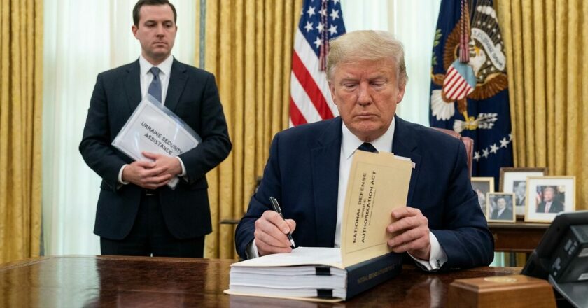 Trump podepsal obranný rozpočet. Ukrajina dostane 400 milionů ročně – ale je to dost?