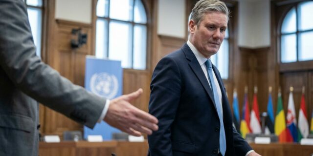 Starmer Carneymu: Žádný nový světový řád, prosím. Jsme Britové