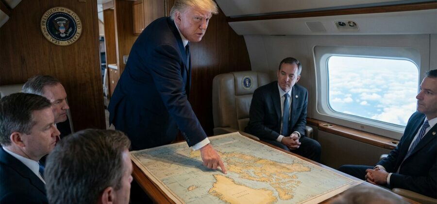 Trump se vrací do Washingtonu s vizí nové mapy světa