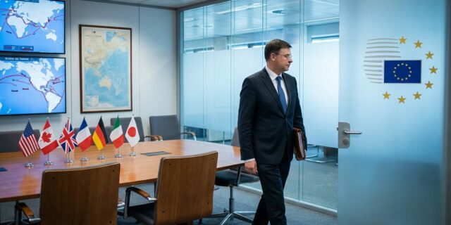 EU chce udeřit na ruskou ropu sama. Bez čekání na Ameriku