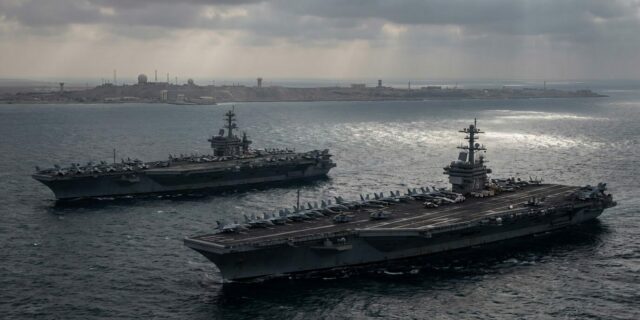 Amerika míří na Írán. Rusko varuje: Hrajete si s ohněm