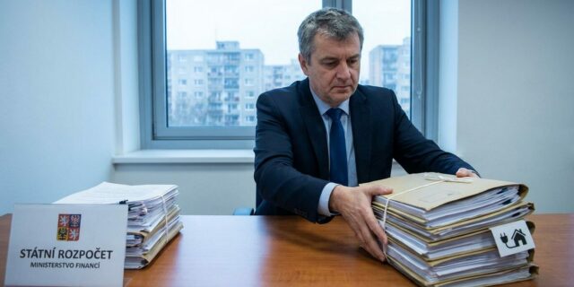 Levnější elektřina, dražší reality: Co se skrývá za poklesem inflace