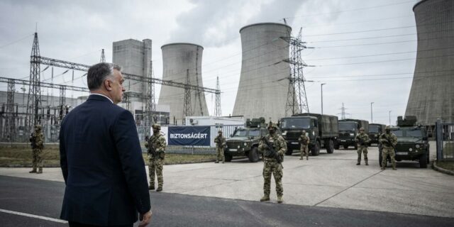 Volby se blíží. Orbán nasazuje armádu proti neviditelné hrozbě 