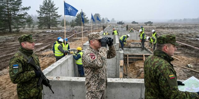 Připraveni bojovat hned dnes večer. Pobaltí varuje před křehkostí NATO