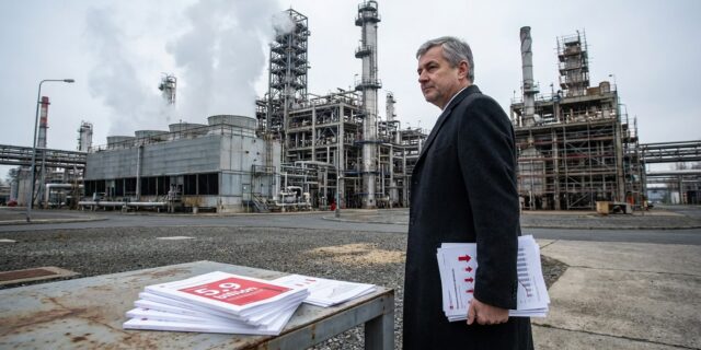 Unipetrol snížil ztrátu o dvě třetiny. Stačí to?