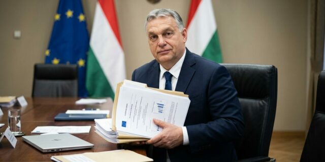 Ukrajina čeká na peníze. Ustoupí Orbán?