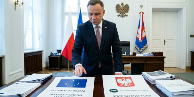 Polský prezident chce obejít Brusel. Armádu chce financovat přes centrální banku