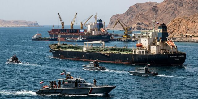 Ruská ropa zase táhne. Válka v Íránu zachraňuje Putinův rozpočet