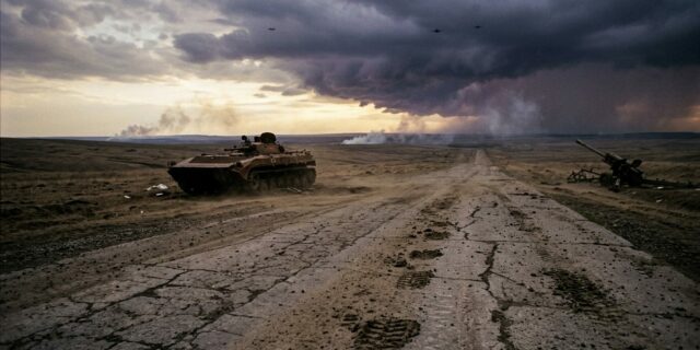 Schmarcz: Proč je „mír“ s diktátory nakonec dražší než válka? Protože se jí stejně nevyhnete a budete bojovat za horších podmínek