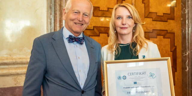 PVK si v Senátu Parlamentu ČR převzaly certifikát 