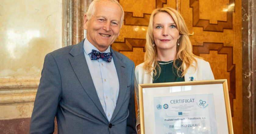 PVK si v Senátu Parlamentu ČR převzaly certifikát „Firma pro zdraví“