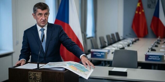 Tichý obrat k Číně: Babiš stopnul podporu Tchaj-wanu