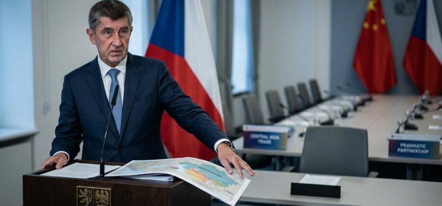 Tichý obrat k Číně: Babiš stopnul podporu Tchaj-wanu