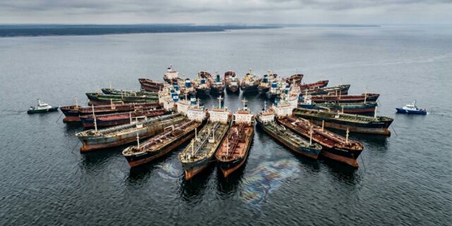 Tankery bez domova: Jak ruská „šedá flotila“ paralyzuje Finský záliv